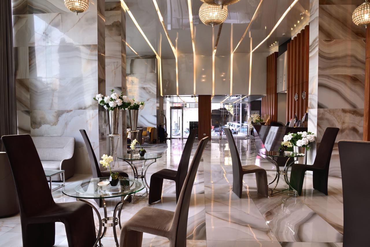 Royal Tulip Achrafieh Hotel Bejrút Kültér fotó